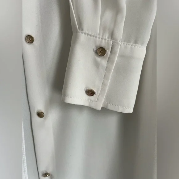 Cartise Women’s Longline Sheer White Button-Down Shirt - Picture 4 of 6